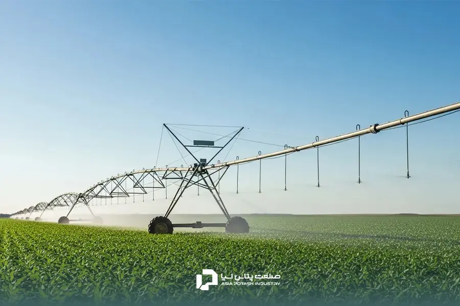 آبیاری بارانی محوری یا سنتر پیوت، یک روش مکانیزه و پیشرفته آبیاری است.